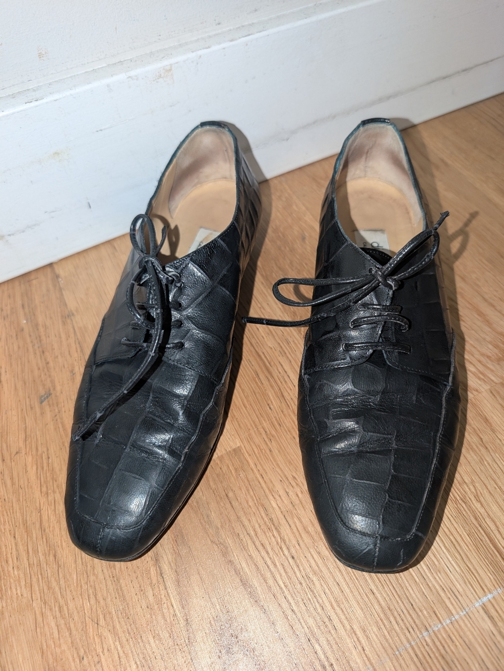 Black Croc-Embossed Leather Lace-Up Flats for Women